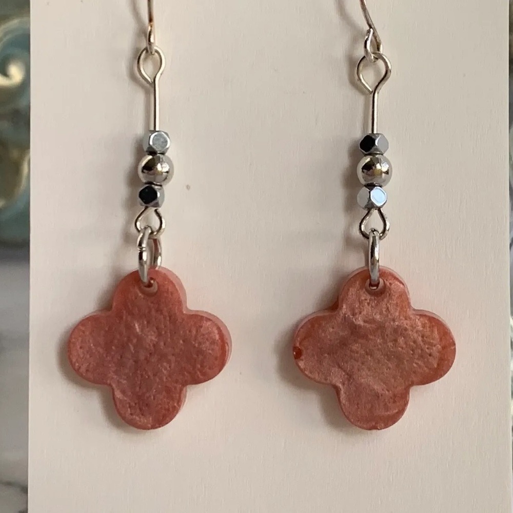 Shimmery pink clover drop earrings